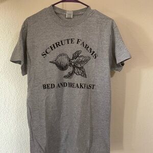Gray Schrute Farms (The Office) Men's Medium T-Shirt